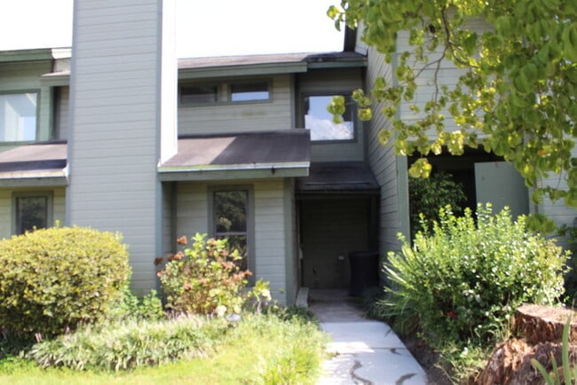 Building Photo - New remolded two close to Fort Gordon and Downtown Augusta Medical Center S