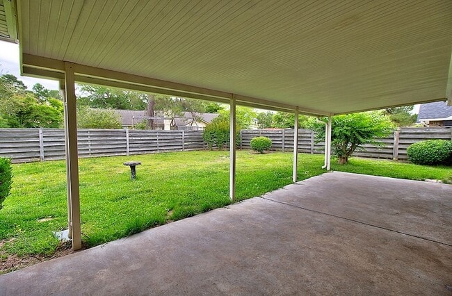 Building Photo - 784 Inwood Dr