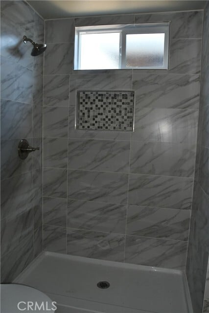 Building Photo - 917 W Flora St