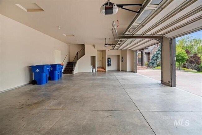 Building Photo - Exquisite home on acreage in Star