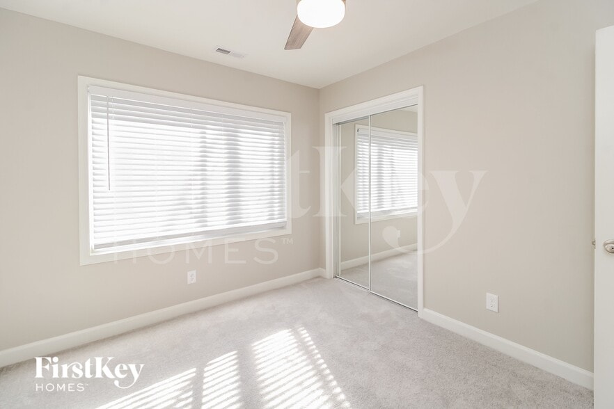 Building Photo - 7853 Beech Forest Rd