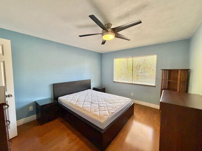 Building Photo - Charming 1/1 in Tumblin Creek - 1 mile from UF!