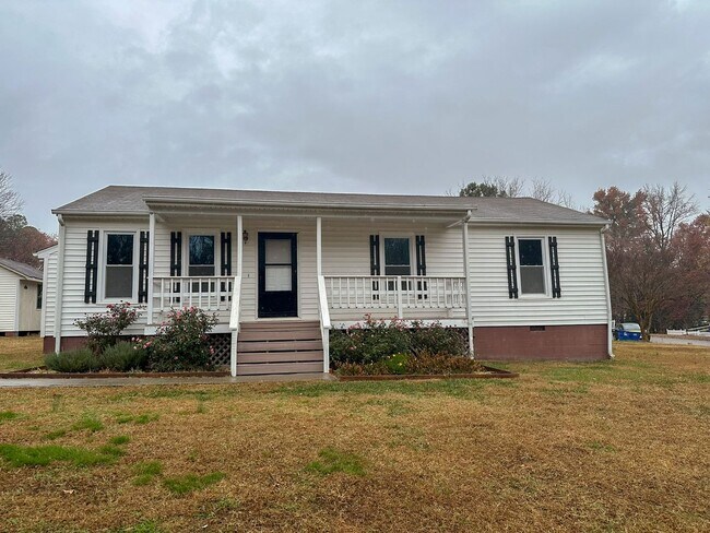Primary Photo - Move-In Ready on Large Corner Lot!