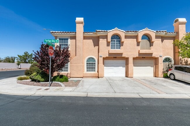 Primary Photo - 3 Bedroom Townhouse with attached garage i...