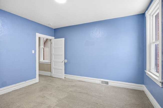 Building Photo - 1114-1118 Sutherland