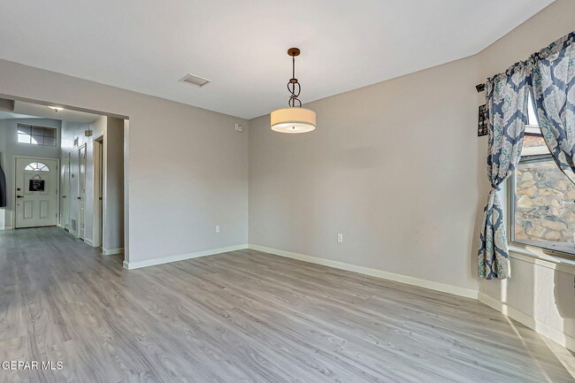 Building Photo - 14270 Gil Reyes Dr