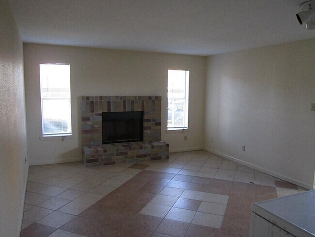 Building Photo - 10555 Turtlewood Ct