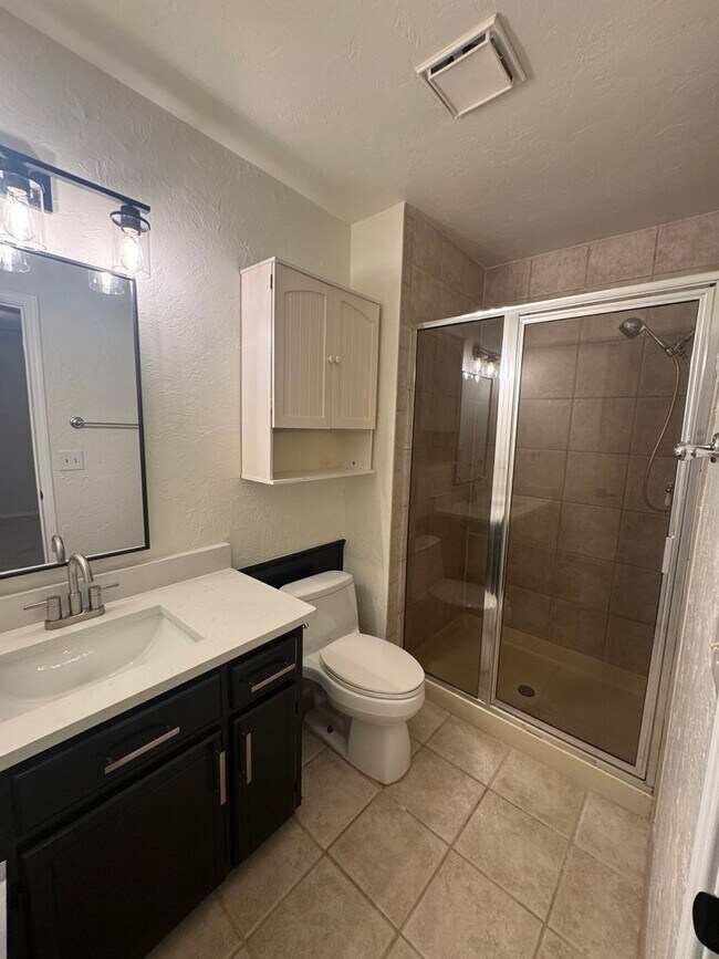Building Photo - 200 off your move in before 10/15 ! Be Wow...