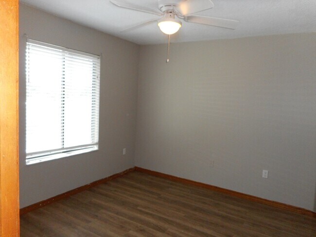 Building Photo - 1350 George Edwards Ct