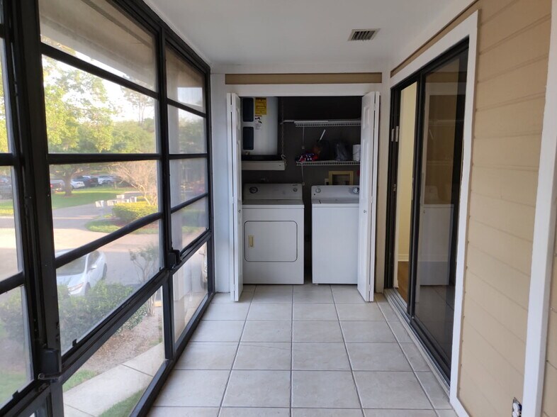 Building Photo - 6019 Scotchwood Gln