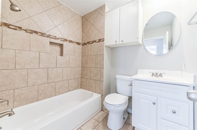 Building Photo - 5339 Castlecreek Ln