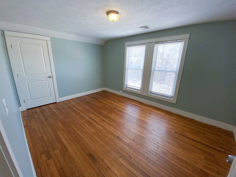 Building Photo - 36 Dwight Ave SE