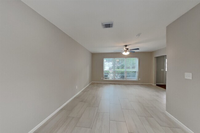 Building Photo - 16811 Country Bridge Rd