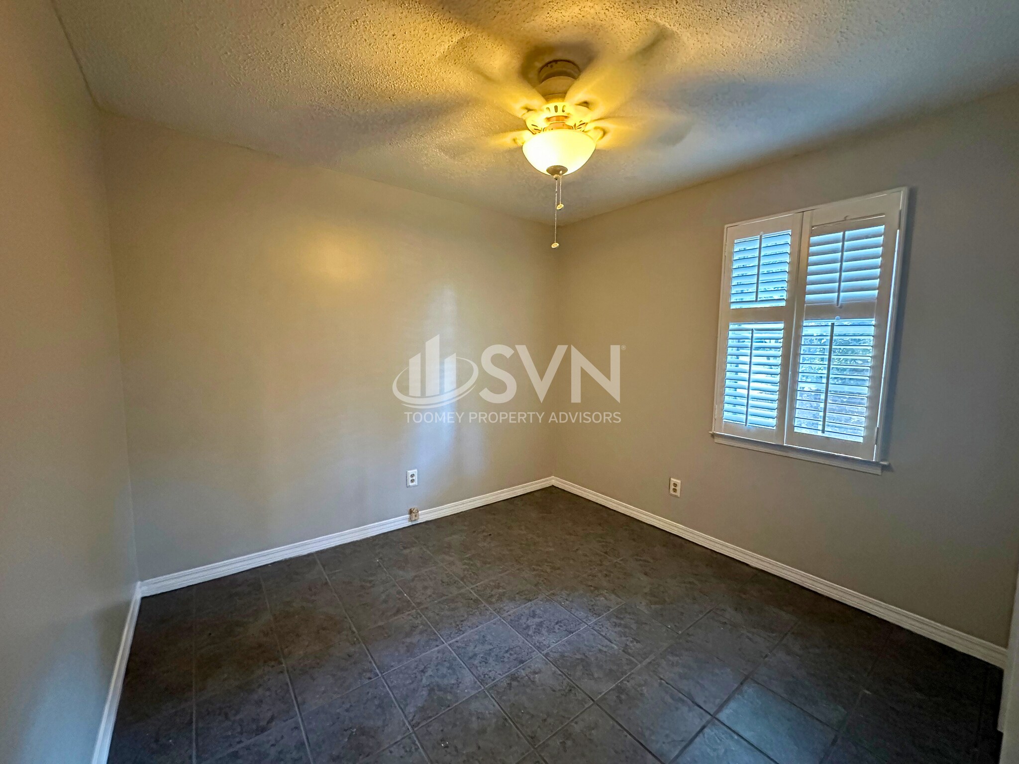 Building Photo - 56 Alan Dr