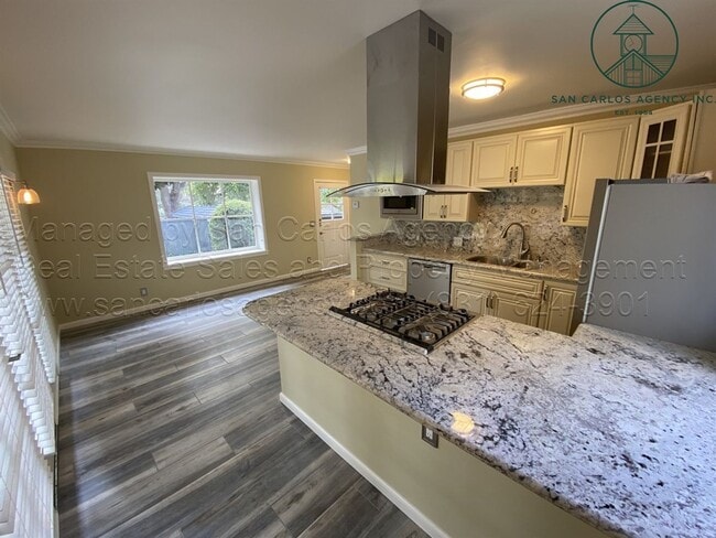 Building Photo - Completely Remodeled One Bedroom Carmel Hi...