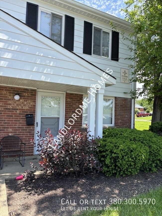 Building Photo - 1556 Meredith Dr