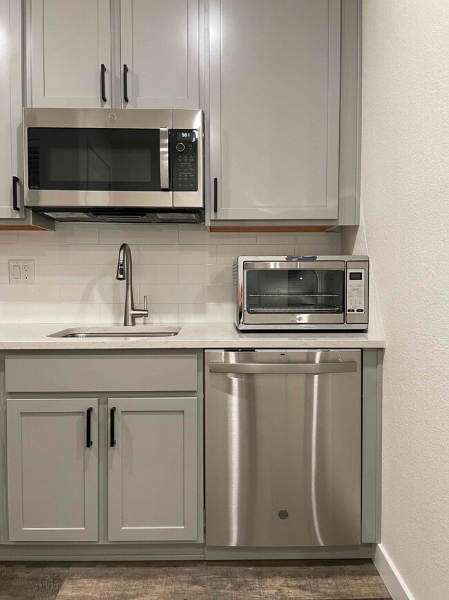 Building Photo - 8781 S Wenatchee Ct