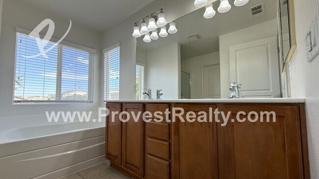 Building Photo - 15847 Barrel Cactus Ln