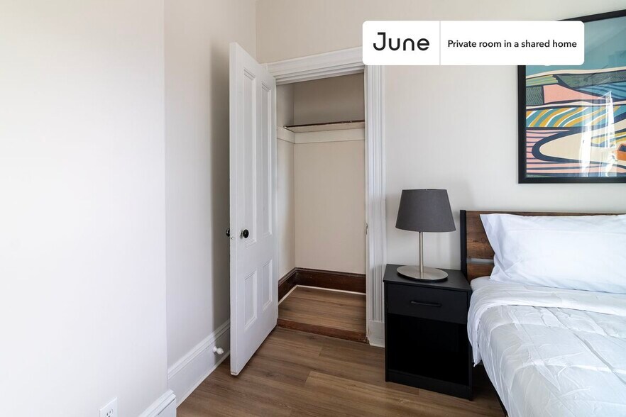 Building Photo - Room in Shared 3 bed/1 bath home