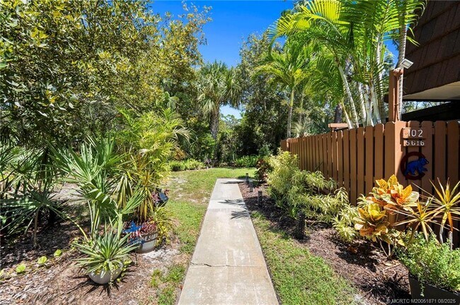 Building Photo - 5616 SE Riverboat Dr