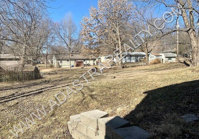 Building Photo - Beautiful Newly Remodeled Raytown Home-Coming SOON!!