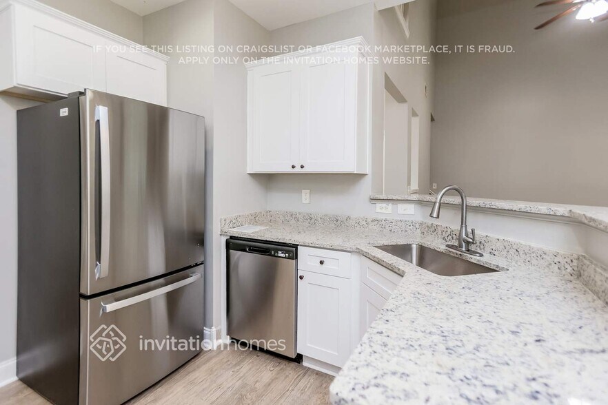 Building Photo - 2231 Creekway Dr