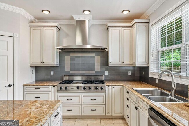 Building Photo - 1578 Lincoln Ave SE