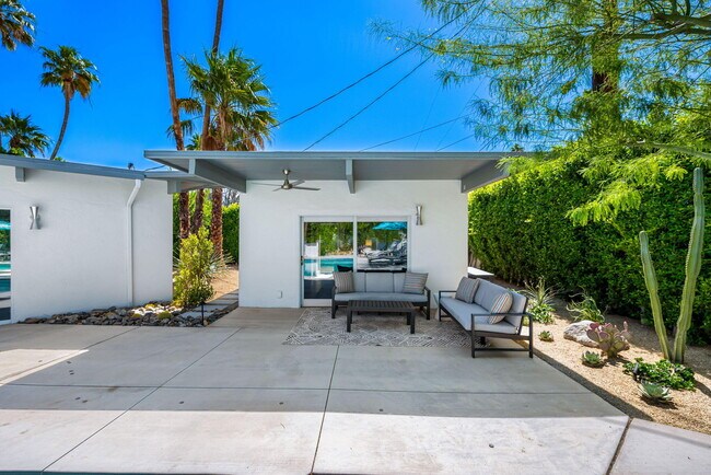 Building Photo - 1155 E Paseo El Mirador