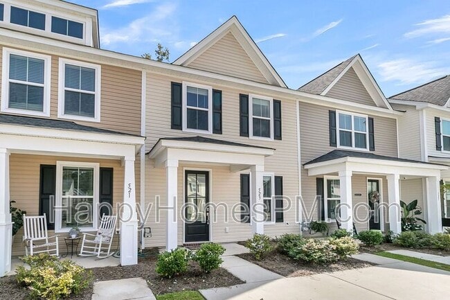 Building Photo - 523 Green Fern Dr