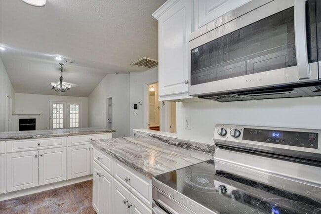 Building Photo - 8041 Reagan Cir