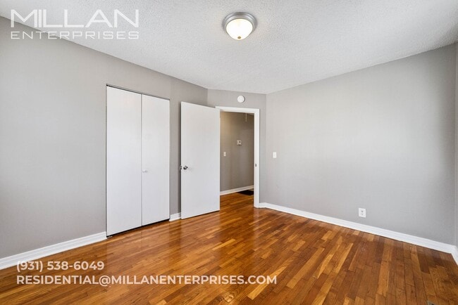 Building Photo - Great Location with Easy Access to Fort Campbell & Downtown