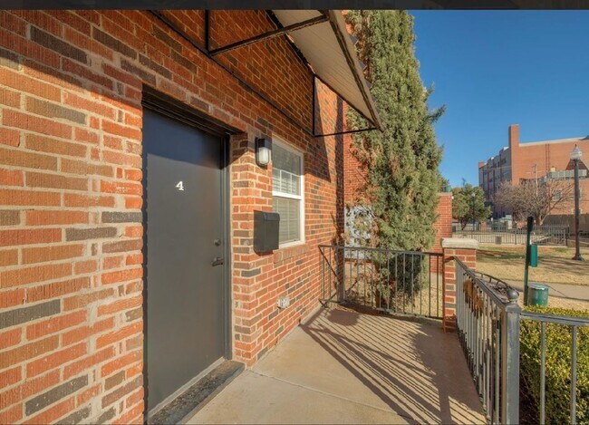 Building Photo - One bedroom loft in Midtown OKC!