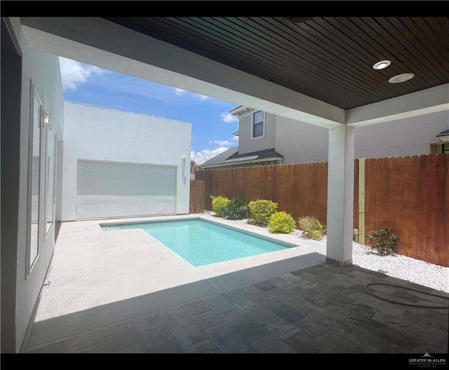 Building Photo - 23 E St