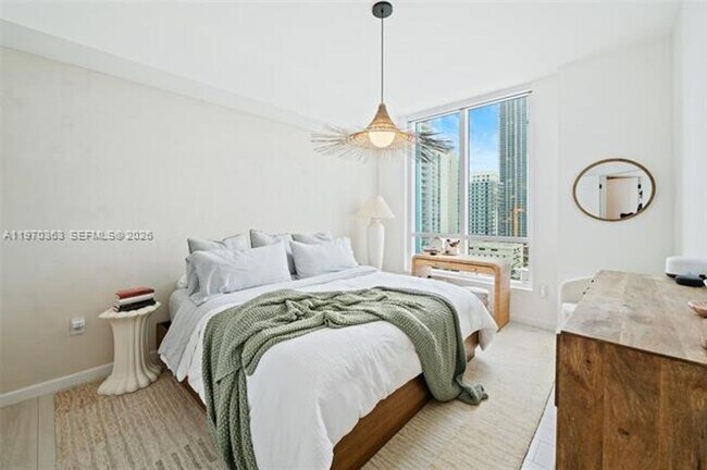 Building Photo - 601 NE 27th St