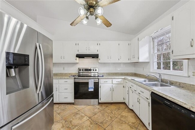 Building Photo - 601 Cotton Cove Way