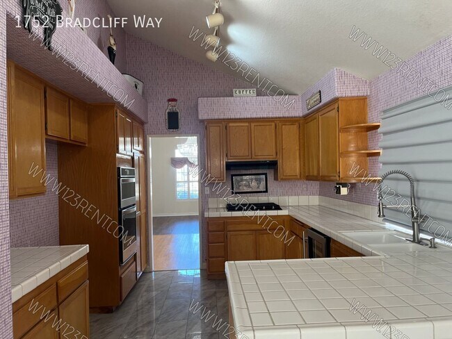 Building Photo - 1752 Bradcliff Way