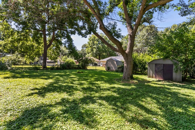 Building Photo - 711 SW 7 St