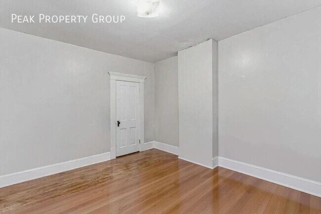 Building Photo - 196 W 8th Ave