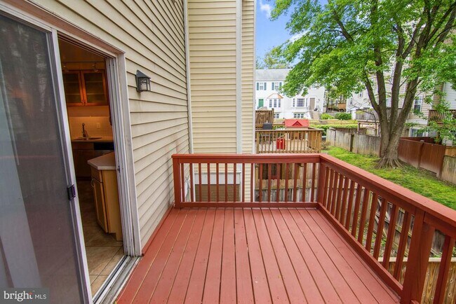 Building Photo - 1467 Chatham Ct