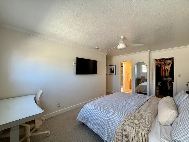 Building Photo - Gorgeous Two Bedroom Home in San Luis Rey