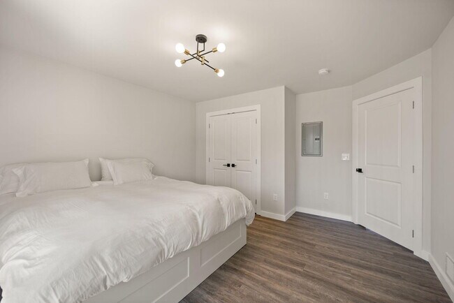 Building Photo - B2 Nasim Way