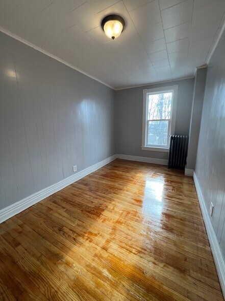 Building Photo - 300 Locust Ave