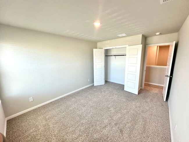 Building Photo - Luxury 2-Story, 4-Bed/ 2.5-Bath Duplex in ...