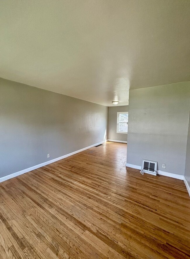 Building Photo - 2 Bedroom townhouse for rent in Waterloo!