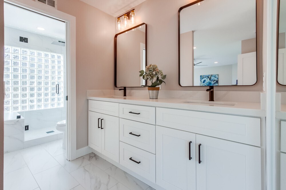 Primary Bath - 1278 Avenida Miguel