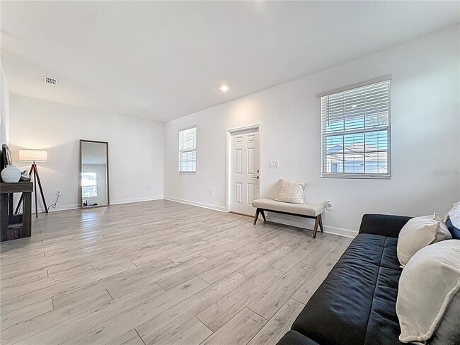 Building Photo - 3077 Ella Wy