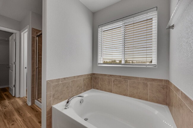 Building Photo - $2,595.00, 3 beds, 2.5 bath, Single Family...