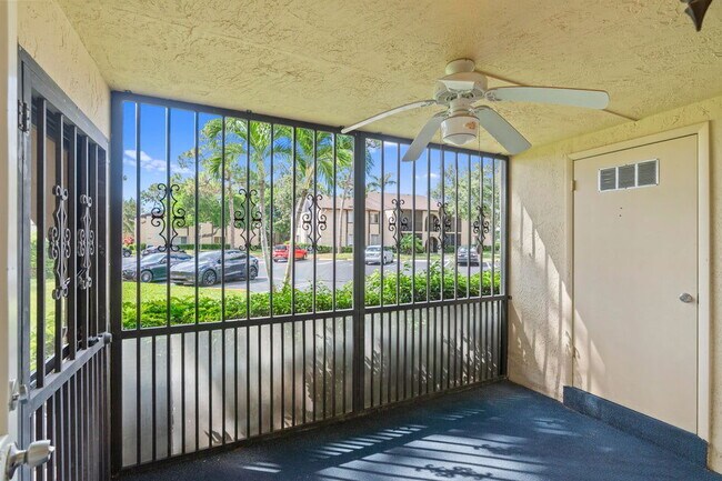 Building Photo - 441 Pine Glen Ln