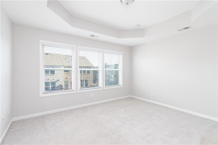Building Photo - 770 Sunset Park Dr