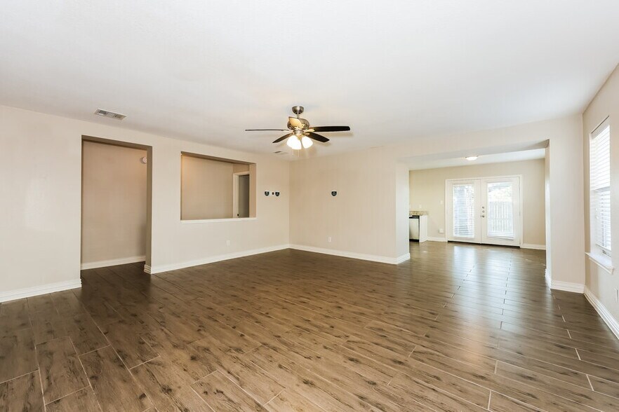 Building Photo - 109 Heritage Dr